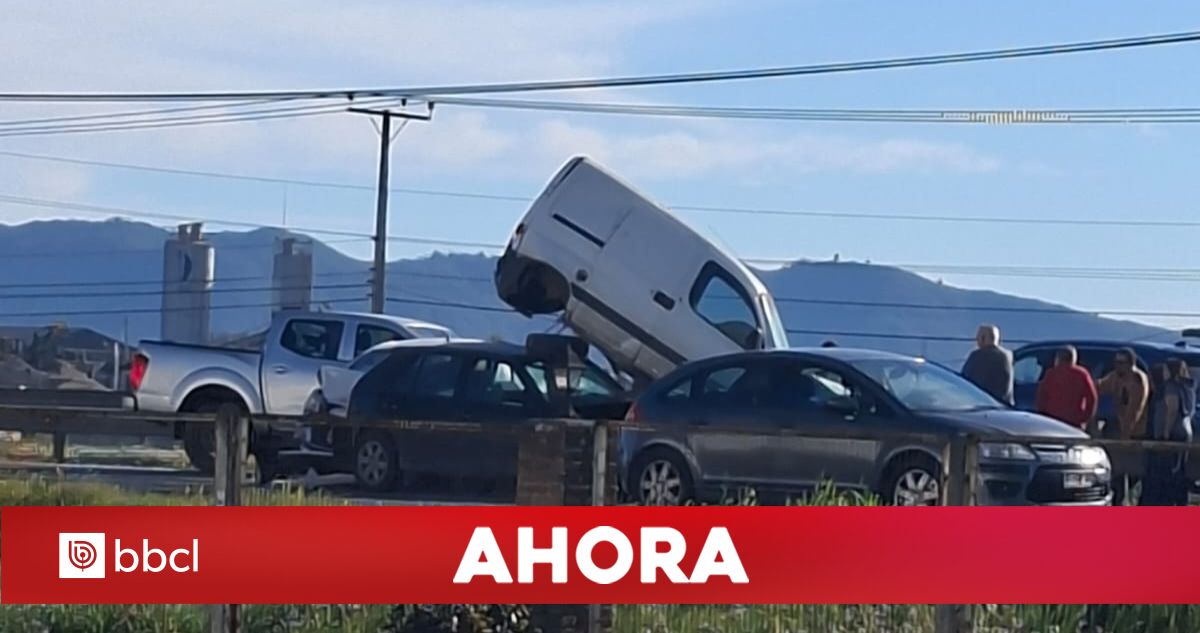 Furgón termina sobre otros vehículos tras violento accidente en Ruta 5 Sur a la altura de Maule