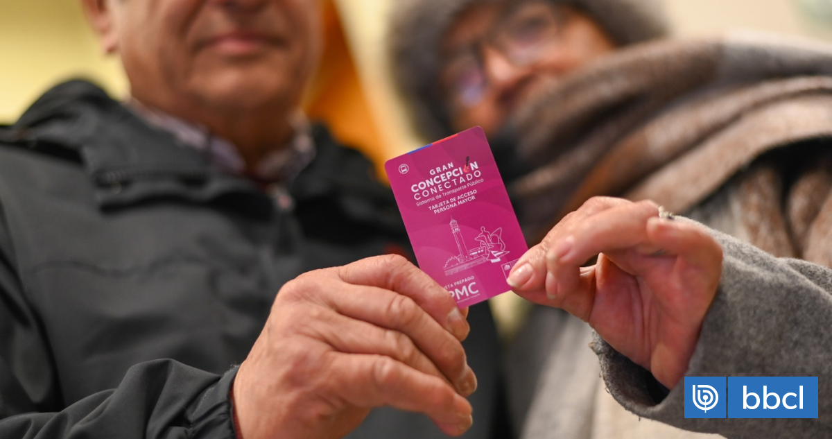 Este miércoles darán nuevas tarjetas de transporte a adultos mayores en Concepción: cómo recibir una