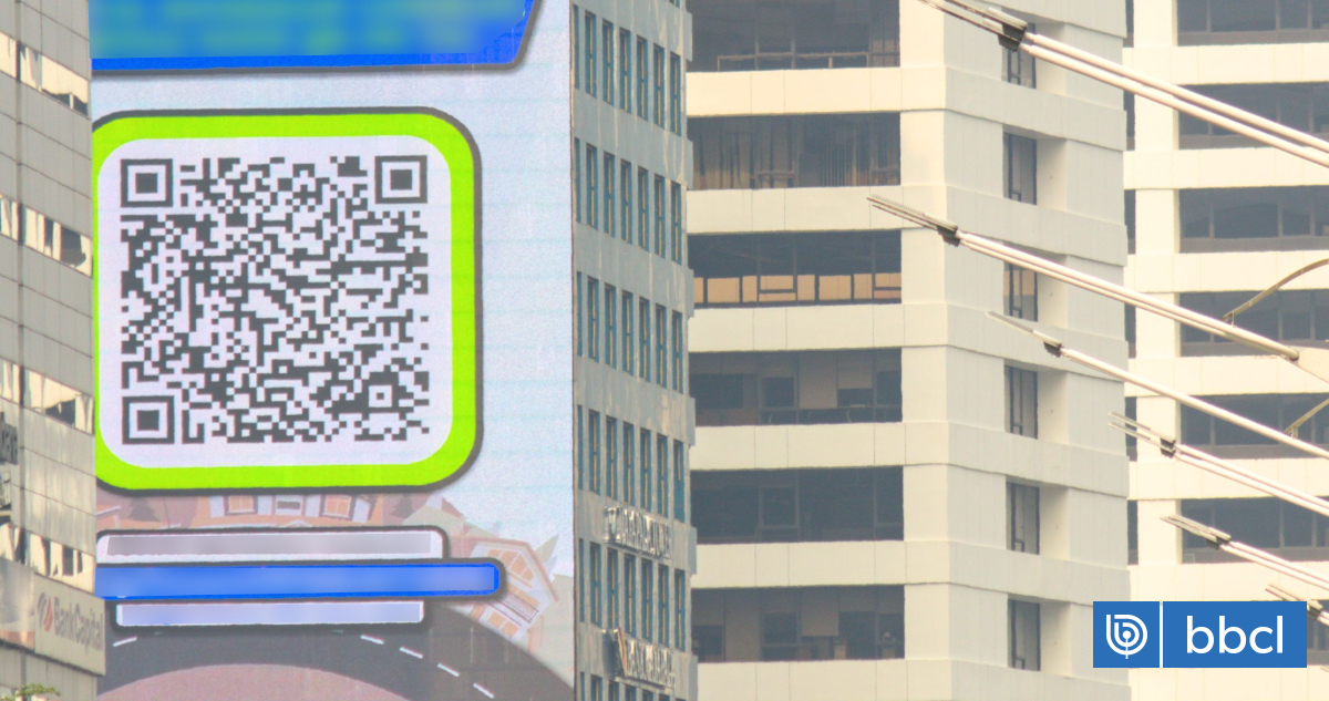 Incitan a todos a escanear un QR: Esto encontró el Sernac al fiscalizar la publicidad en vía pública