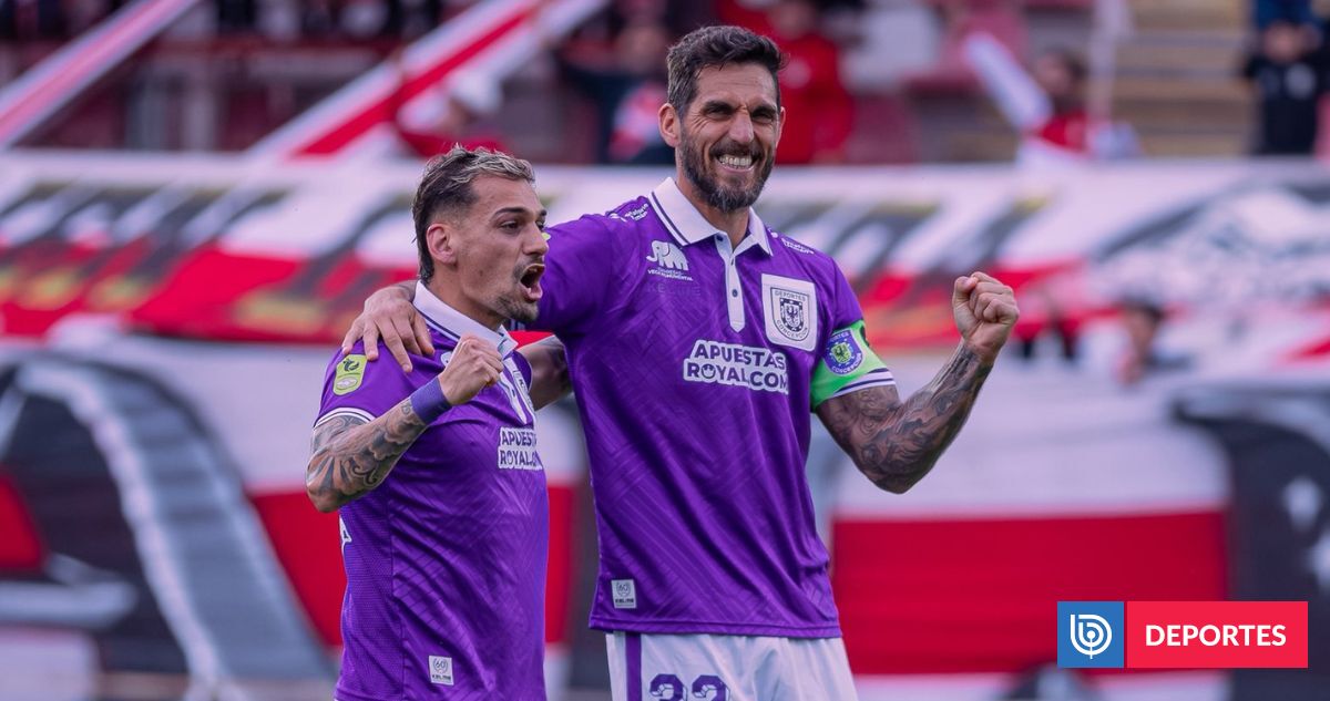 Con doblete de Larrivey: Concepción goleó a Curicó y puso un pie en cuartos de final de Copa Chile