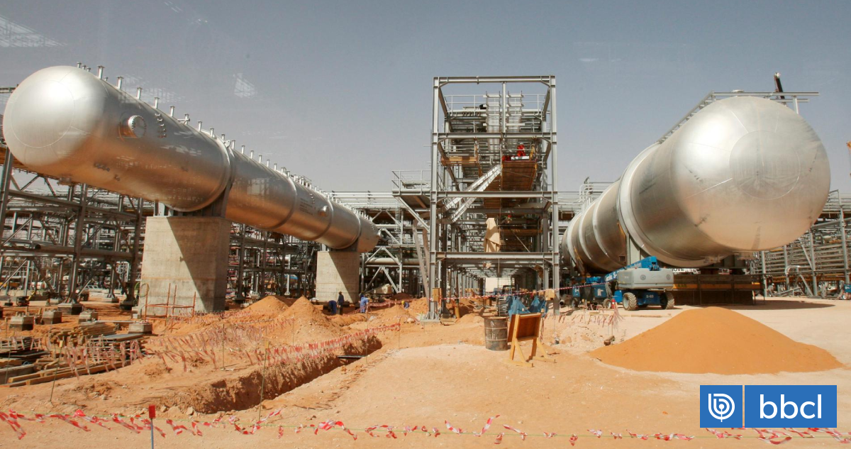El petróleo brent cierra sobre los US$106 tras un nuevo ataque de los hutíes a Araba Saudí