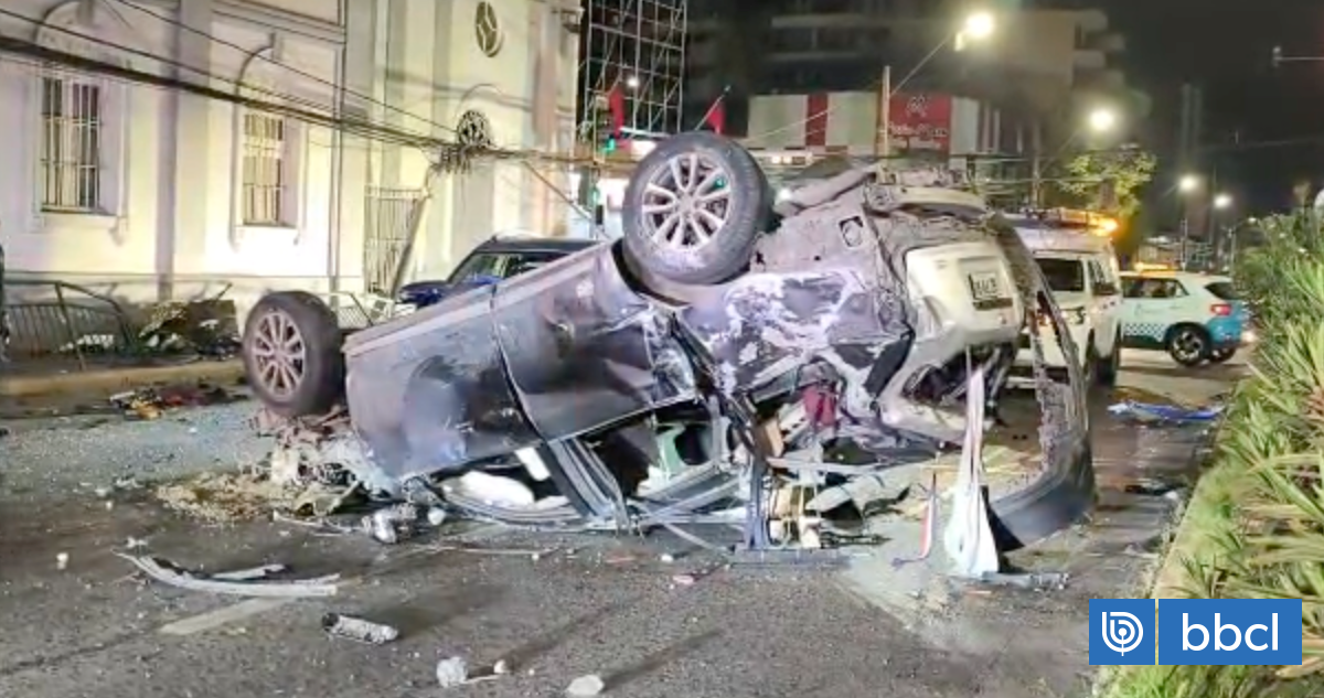 Vehículo termina volcado y destruido tras colisión en San Miguel: trasladaba a un individuo baleado
