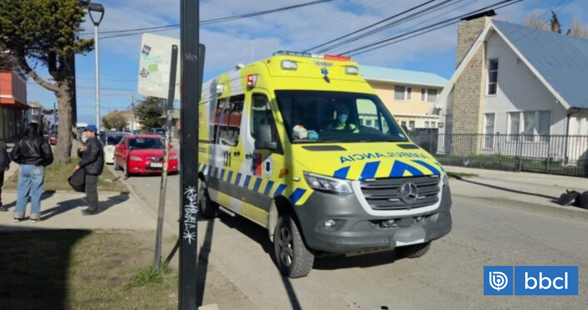 Chofer agrede a joven con discapacidad que vendía productos en micro de Punta Arenas: luego se fugó