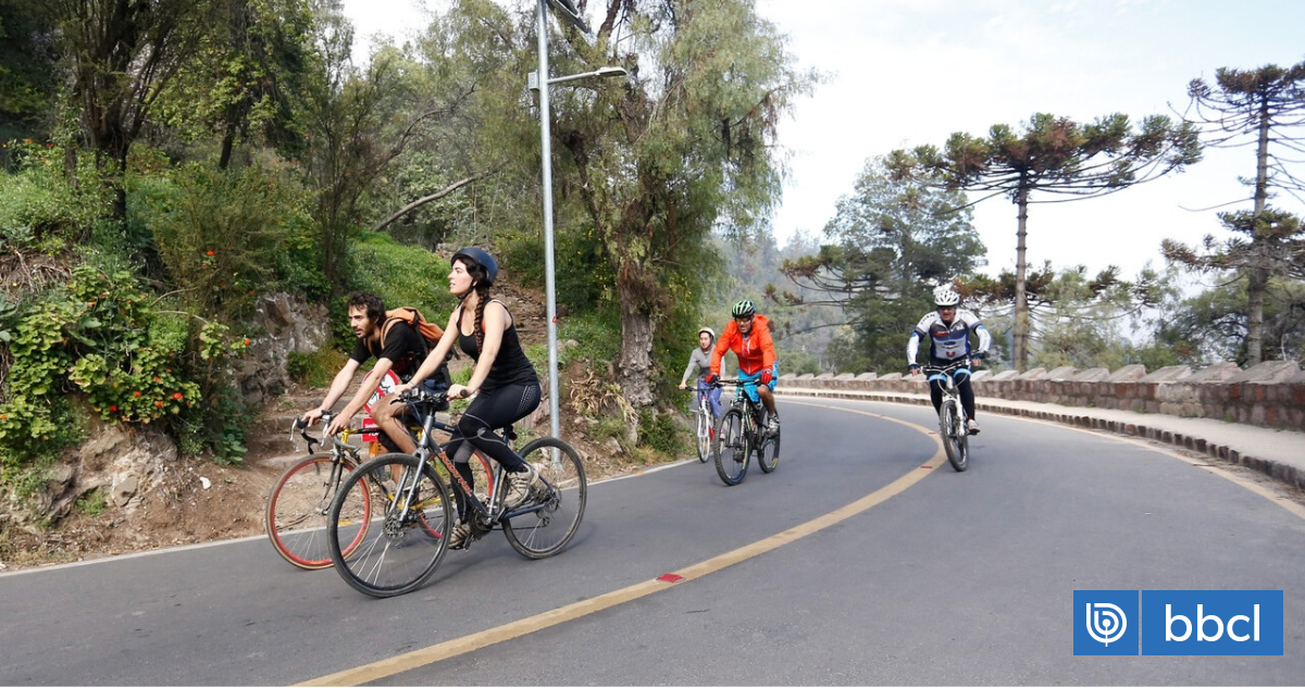 Ciclistas deberán inscribirse y usar chaleco con código para subir al cerro San Cristóbal