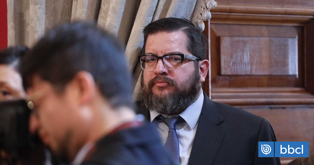 Valenzuela defiende nombramiento de Steinert ante comisión investigadora: exministra volvió a faltar