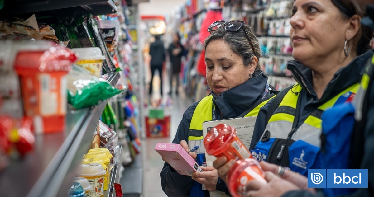 Productos sin etiquetado: Prohíben funcionamiento de mall chino en pleno centro de Concepción