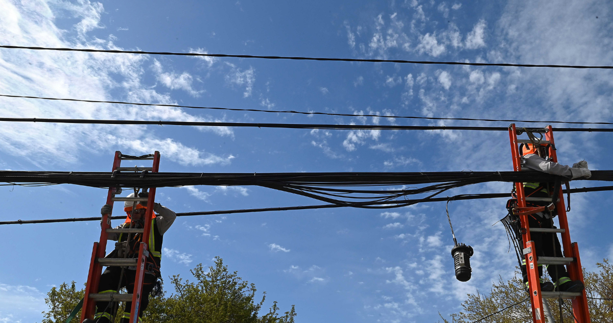 Foto de contexto de retiro de cables.