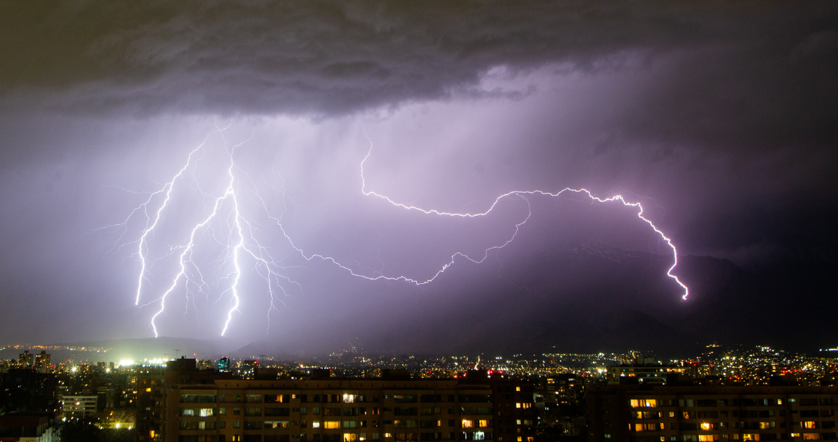 Tormentas eléctricas se registrarían en 10 regiones por sistema frontal: revisa las zonas afectadas