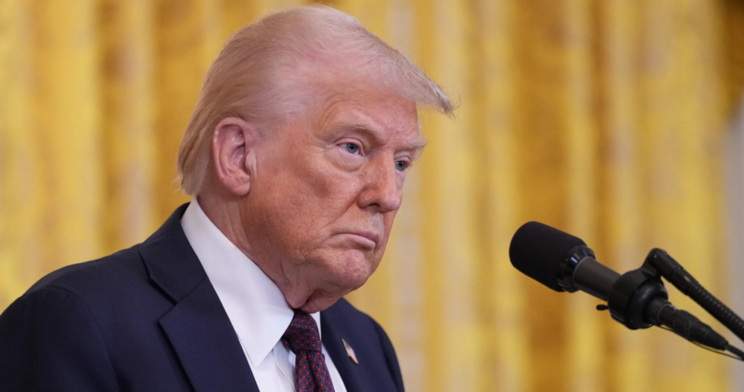 Trump amenaza con excluir productos canadienses de los contratos del gobierno de EEUU