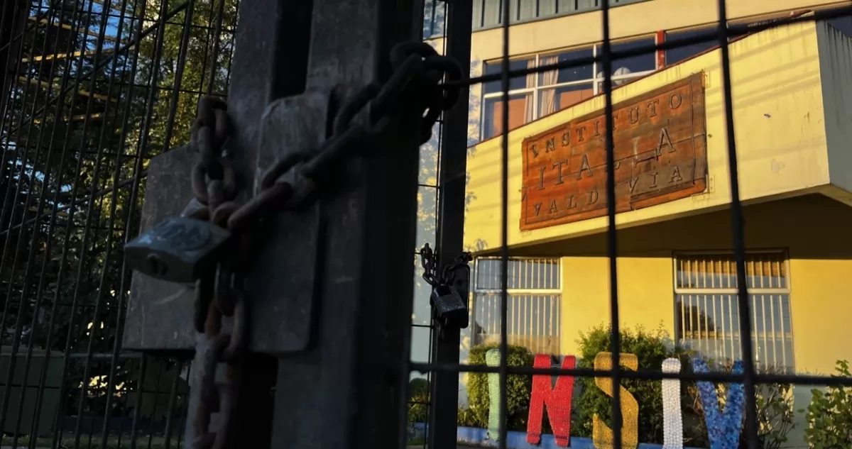 Un estudiante inconsciente y otros dos detenidos deja riña en Instituto Italia de Valdivia