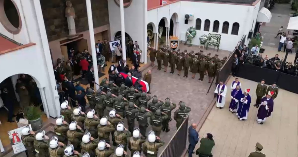 VIDEO | Así fue la salida del féretro de suboficial mayor Aguilera hacia Cementerio General