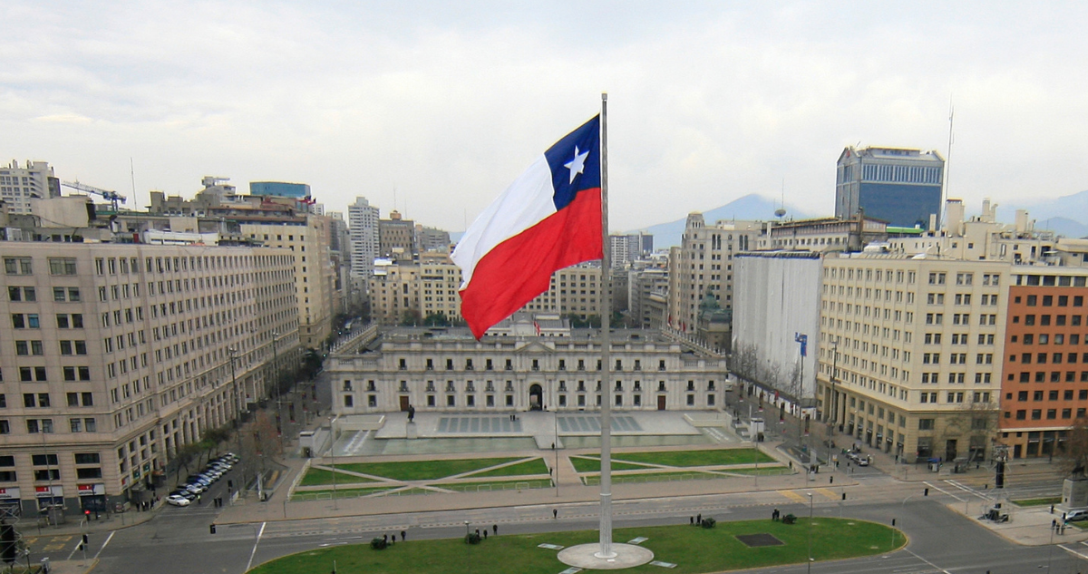 Bandera de Chile en La Moneda.