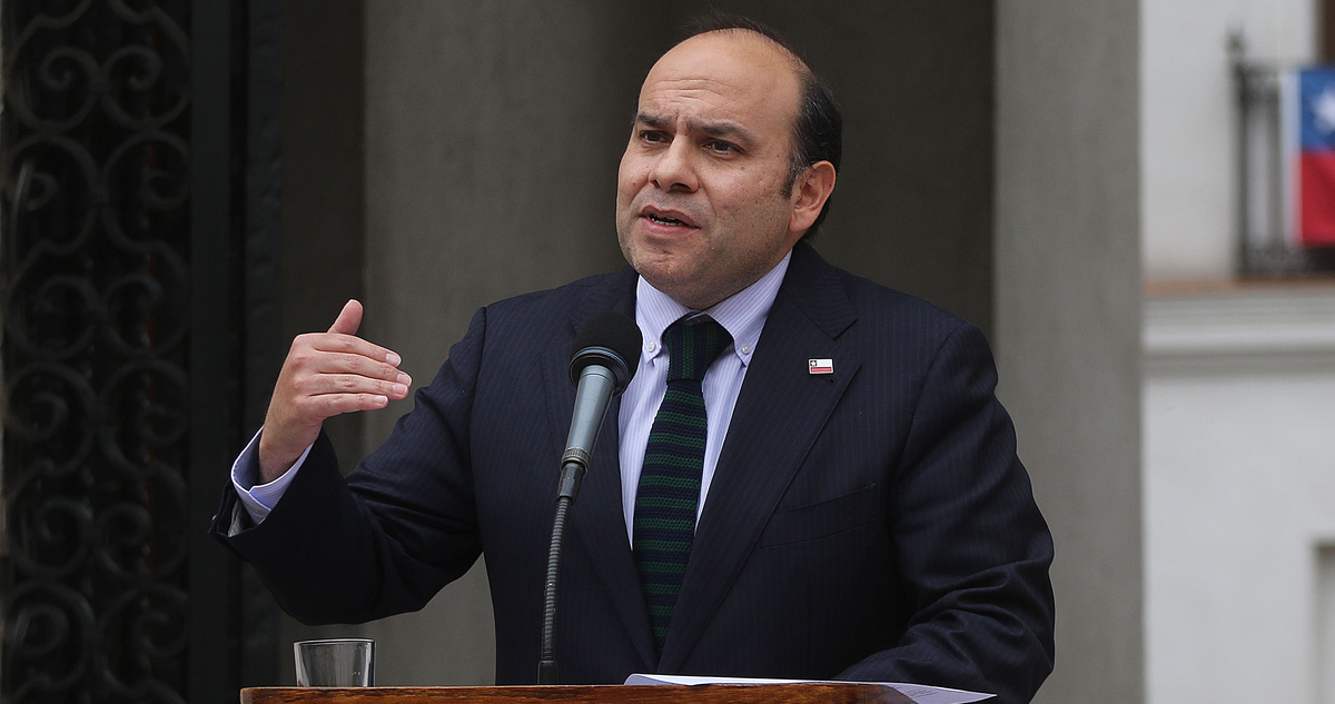 Pavez por funcionarios que viajaron con licencia: “Van a pagar con la sanción que corresponda”