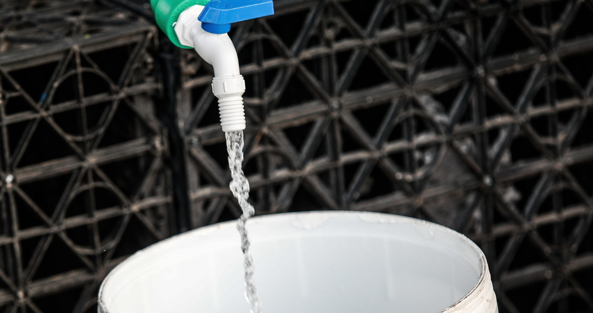 Licitación privada: reanudan por 25 días entrega de agua a 1.500 familias en San Juan de la Costa