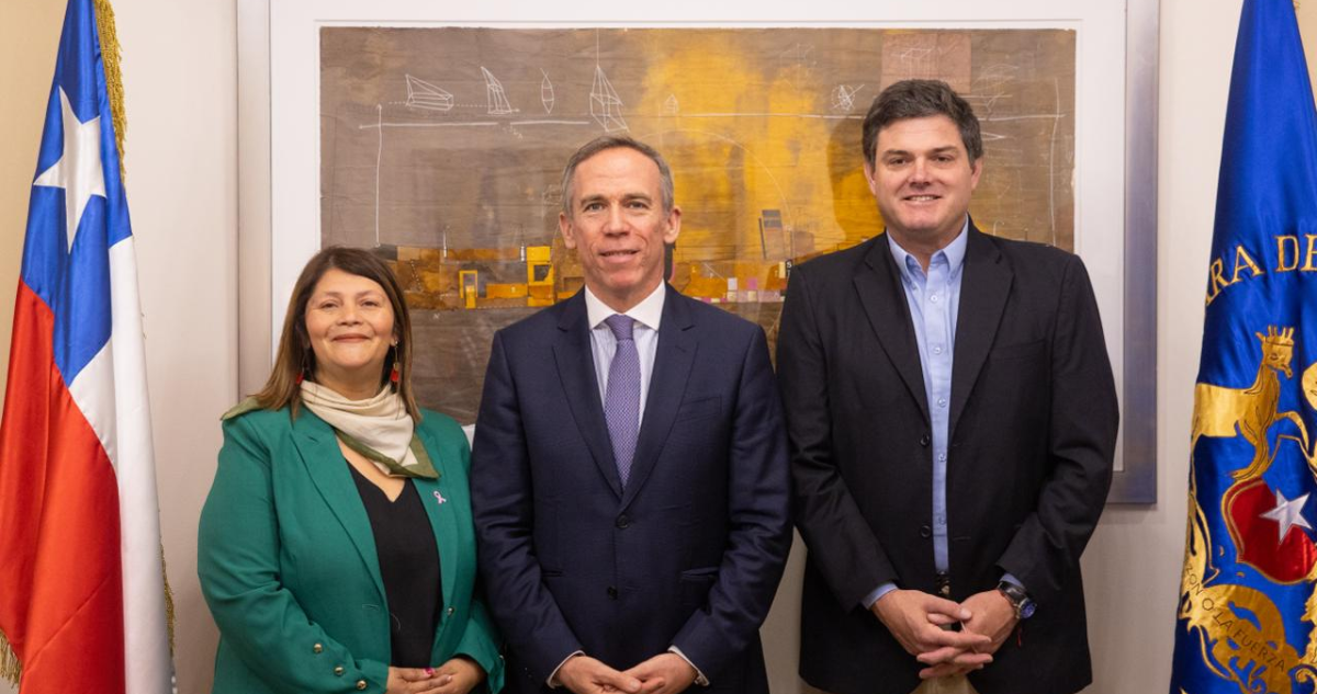 Alcaldes se reúnen con Alessandri y Núñez para expresar sus preocupaciones por Presupuesto 2027