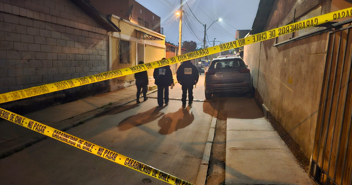 Investiga asesinato en Estación Central: hombre fue baleado desde un vehículo