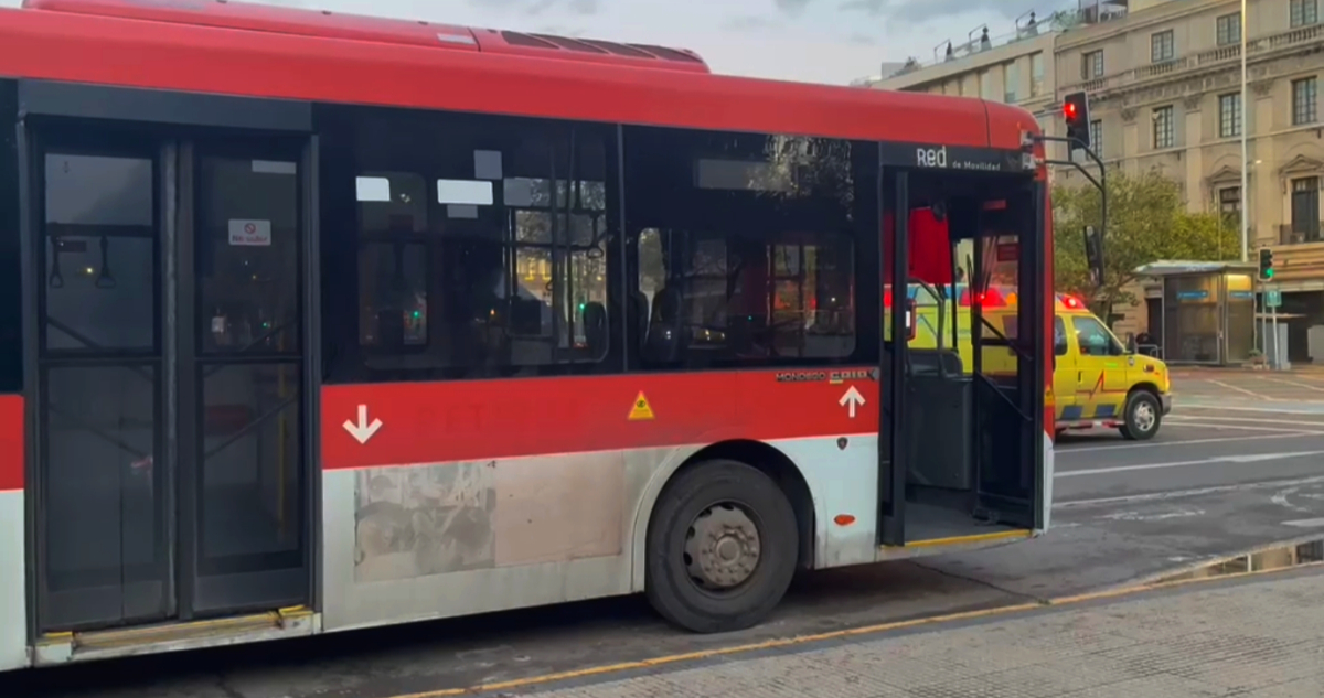 Atropello de bus RED cerca de Metro Los Héroes deja una mujer fallecida y conductor detenido