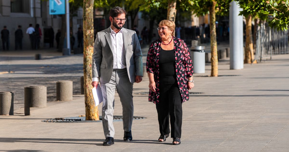 Bachelet y Boric toman el mando de una oposición sin dientes