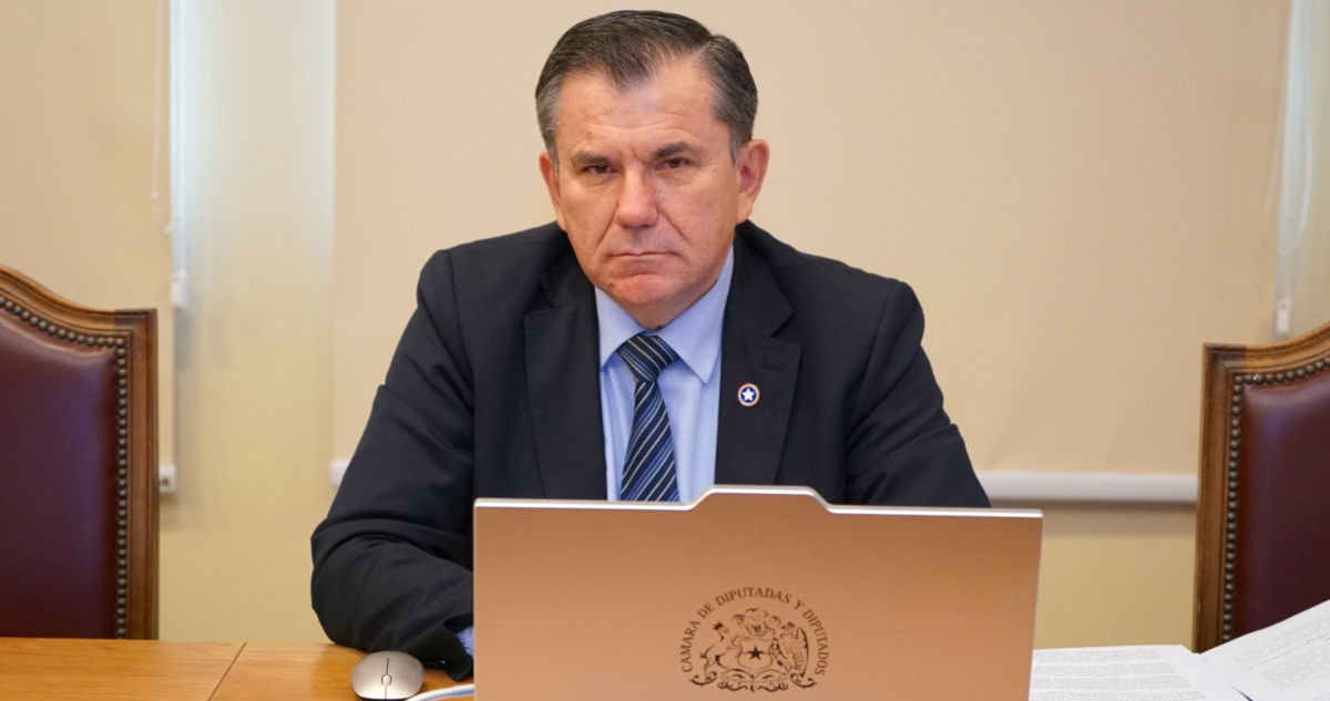 Bassaletti impulsa proyecto para reos terminales que podría beneficiar a criminales de lesa humanidad