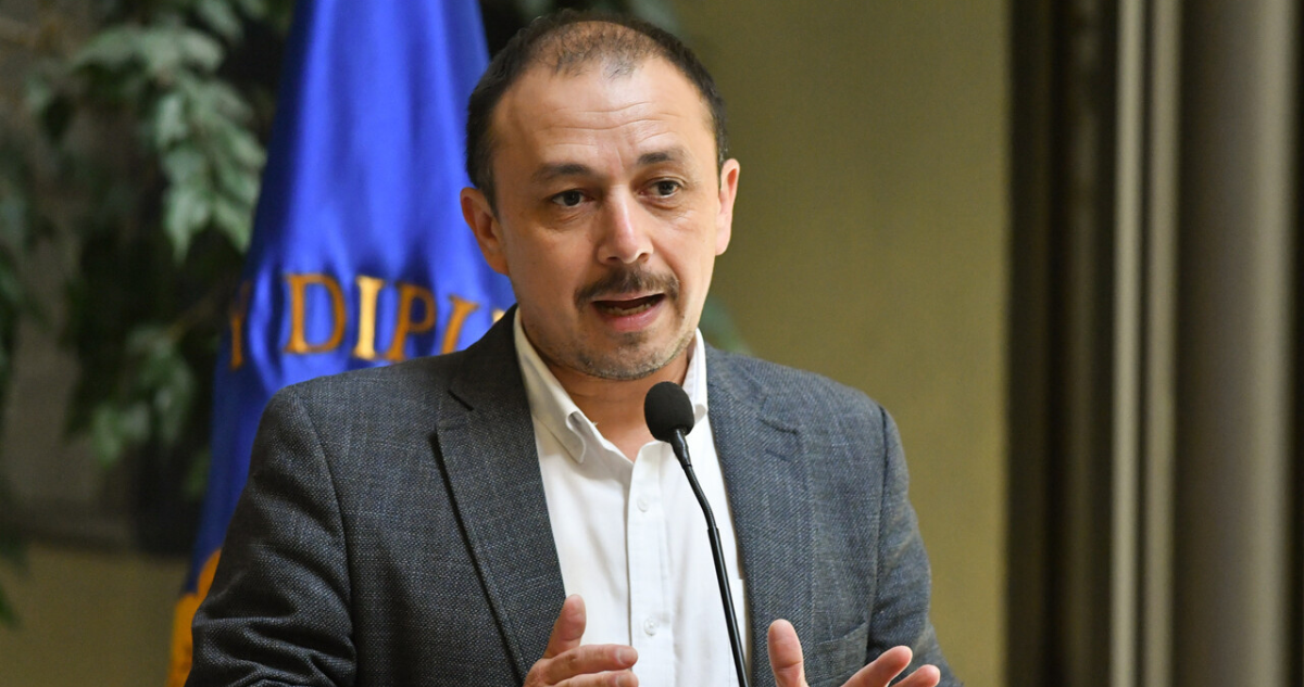 Diputado Cuello (PC) por permanencia de Rabat: “Hay una suerte de protección muy obsesiva”