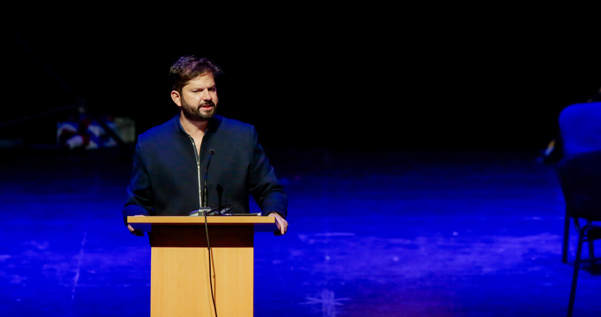 Boric recuerda el triunfo del NO y llama a “defender” y “profundizar” la democracia