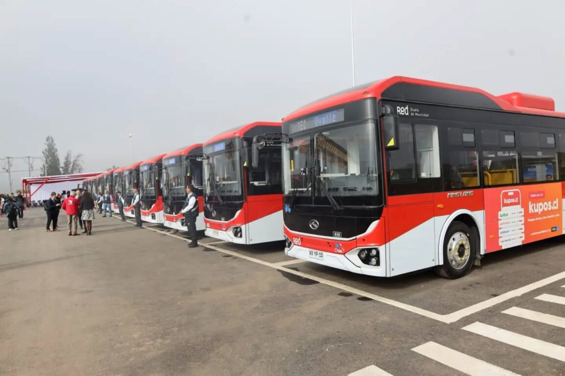 Mujeres conductoras buses eléctricos