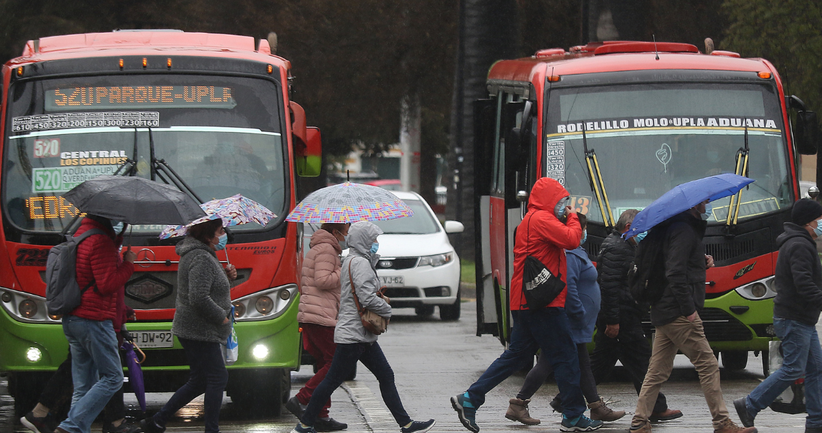 Valparaíso: Gobierno sanciona a empresas de transporte público por incumplimientos en lluvias de julio