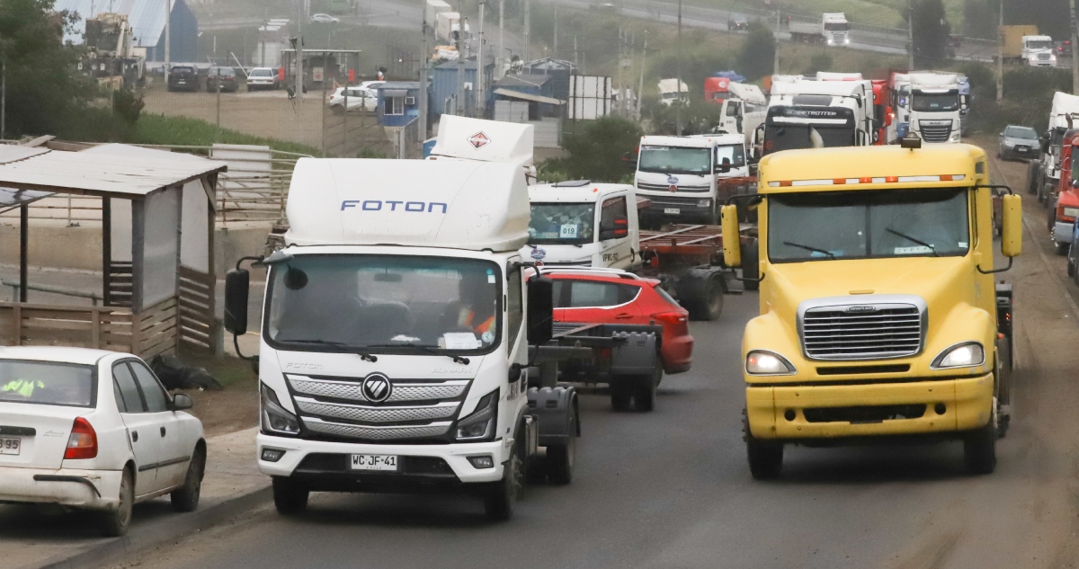 Camioneros Centro Sur advierten movilizaciones si hay nueva alza de combustibles
