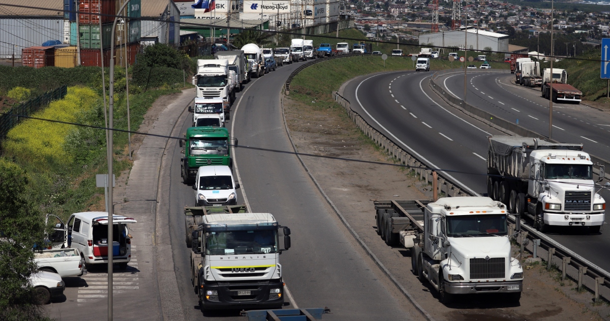 Camioneros independientes de San Antonio advierten con paralización generadores de carga