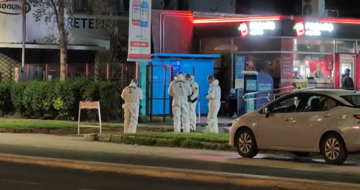 Carabinero de civil resulta baleado tras intentar frustrar robo de vehículo en servicentro de Macul