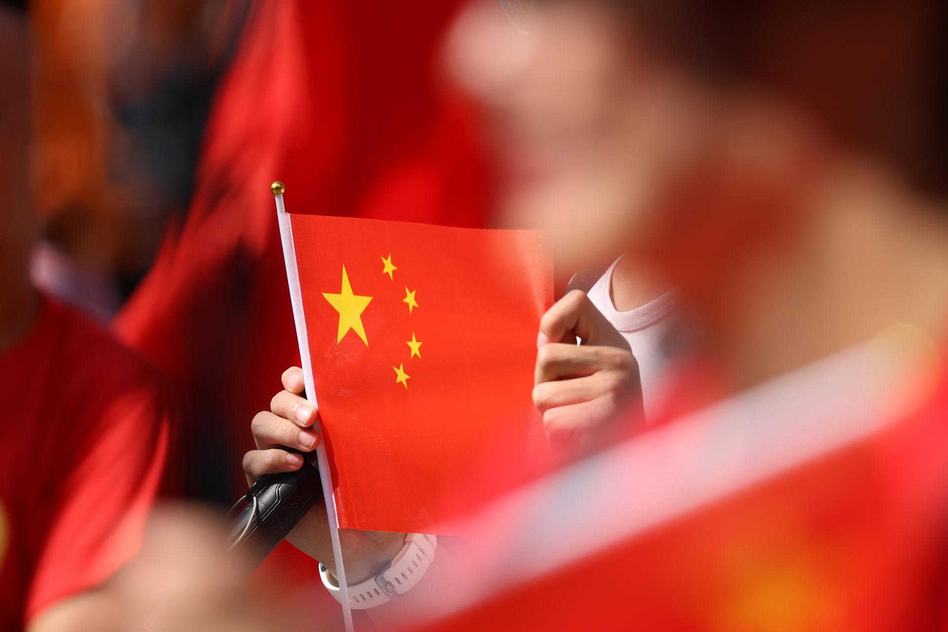 China expulsa del Partido Comunista a un exdirigente del fondo de pensiones por corrupción