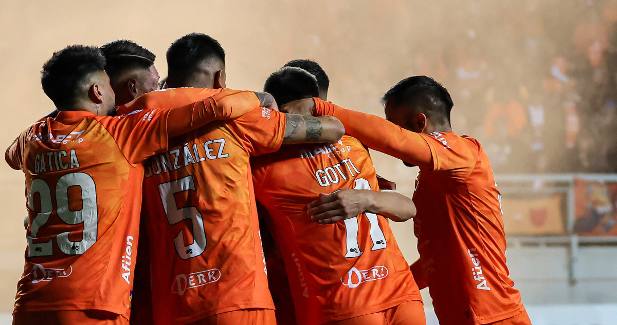 Cobreloa e hinchas foto de contexto por nota de Sernac y Odecu.jpg