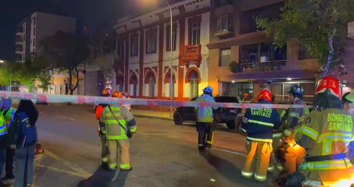 Colapso parcial de casona en Santiago Centro fuerza evacuación de edificio residencial colindante
