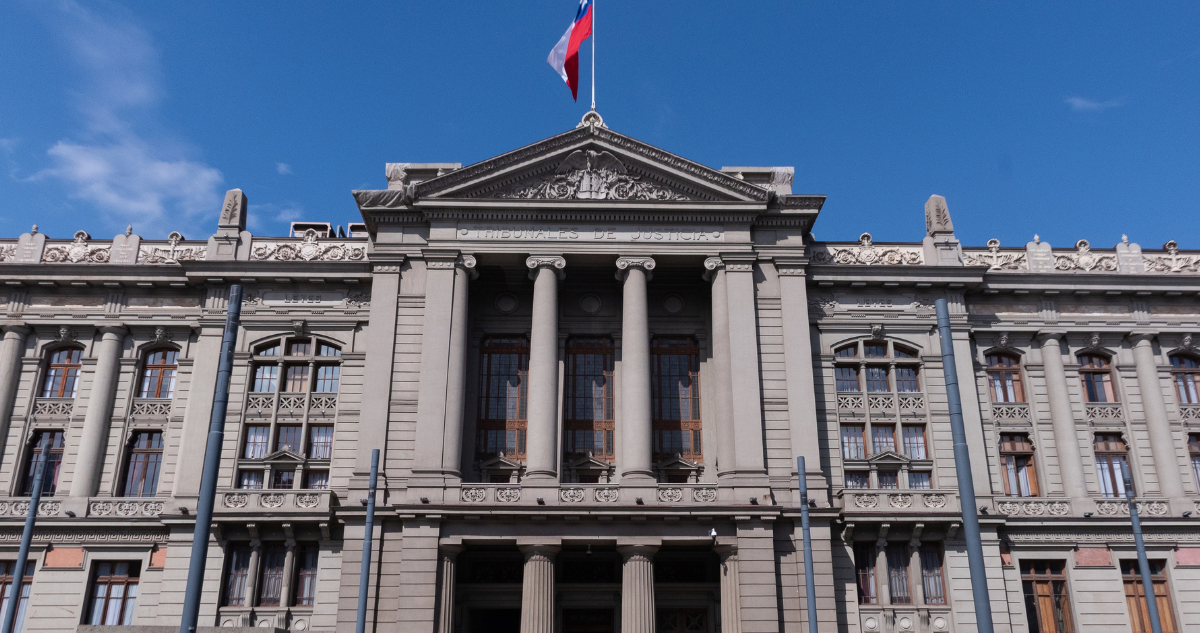 Corte Suprema remueve a otros cuatro jueces por viajar al extranjero con licencia médica