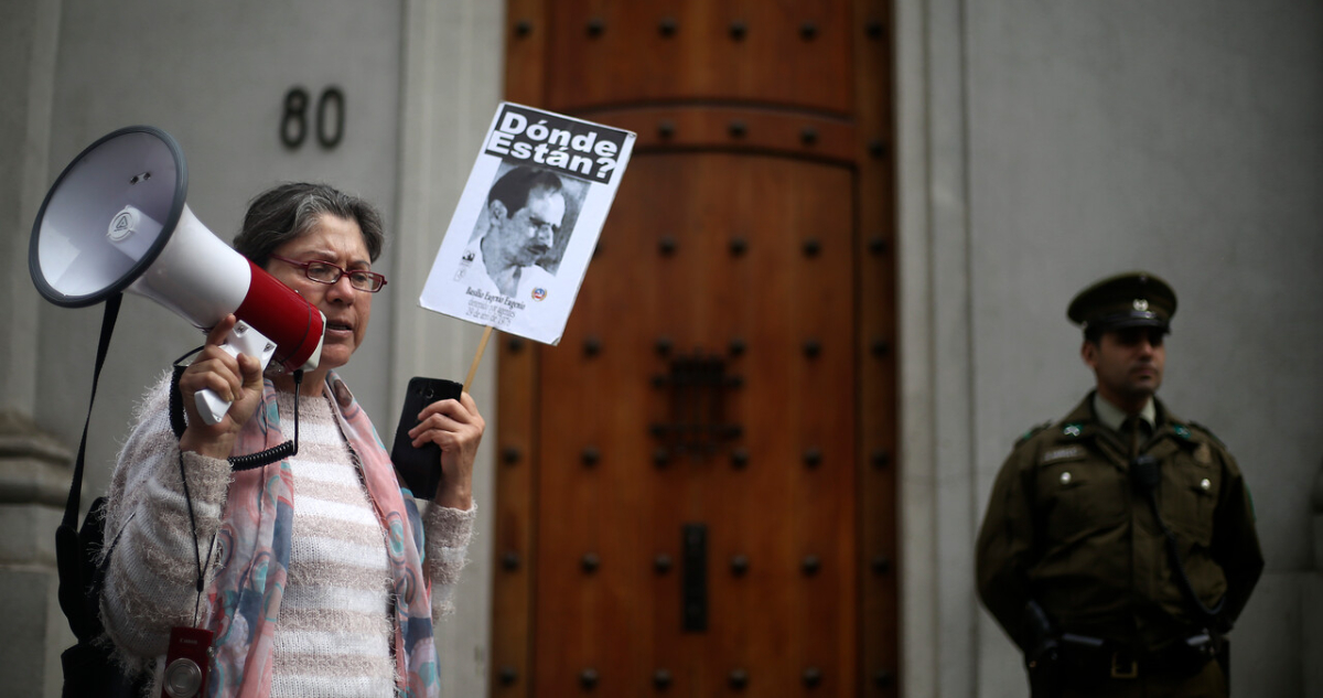 Crece rechazo a indultos a militares condenados por violaciones de DDHH y llega a 61% según Criteria
