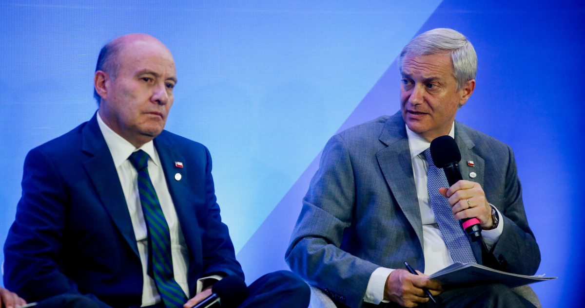 Criteria: aprobación de Kast cae al 27% y rechazo llega al 64% con Quiroz como ministro peor evaluado