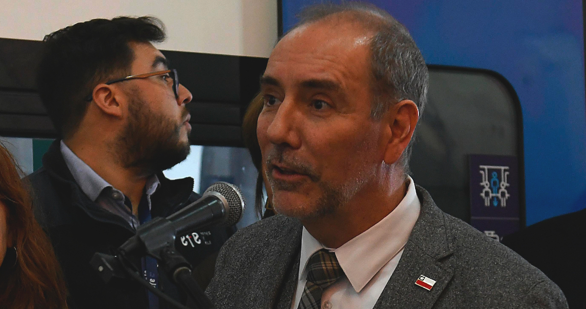 De Grange dijo que tramo soterrado del Melitrén se relicitará en 2027 y molestó a autoridades de la RM