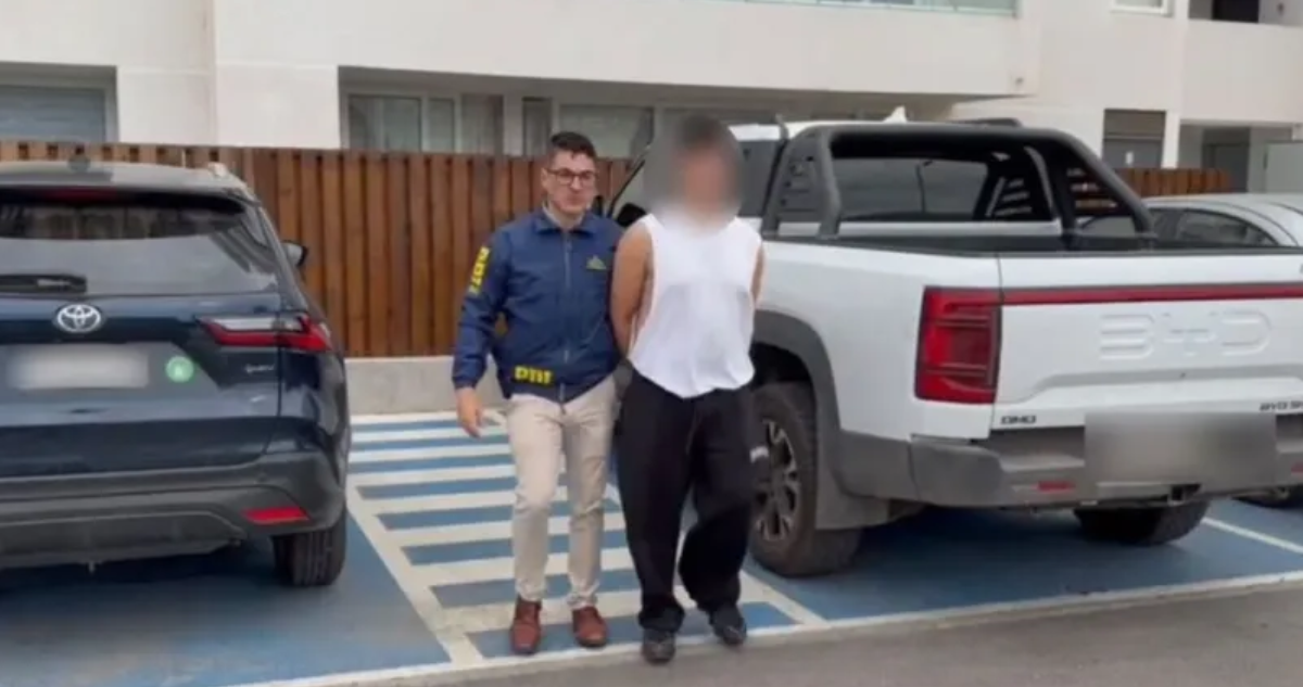 Detienen a dos médicos acusados de vender licencias por hasta $120 mil pesos en La Serena