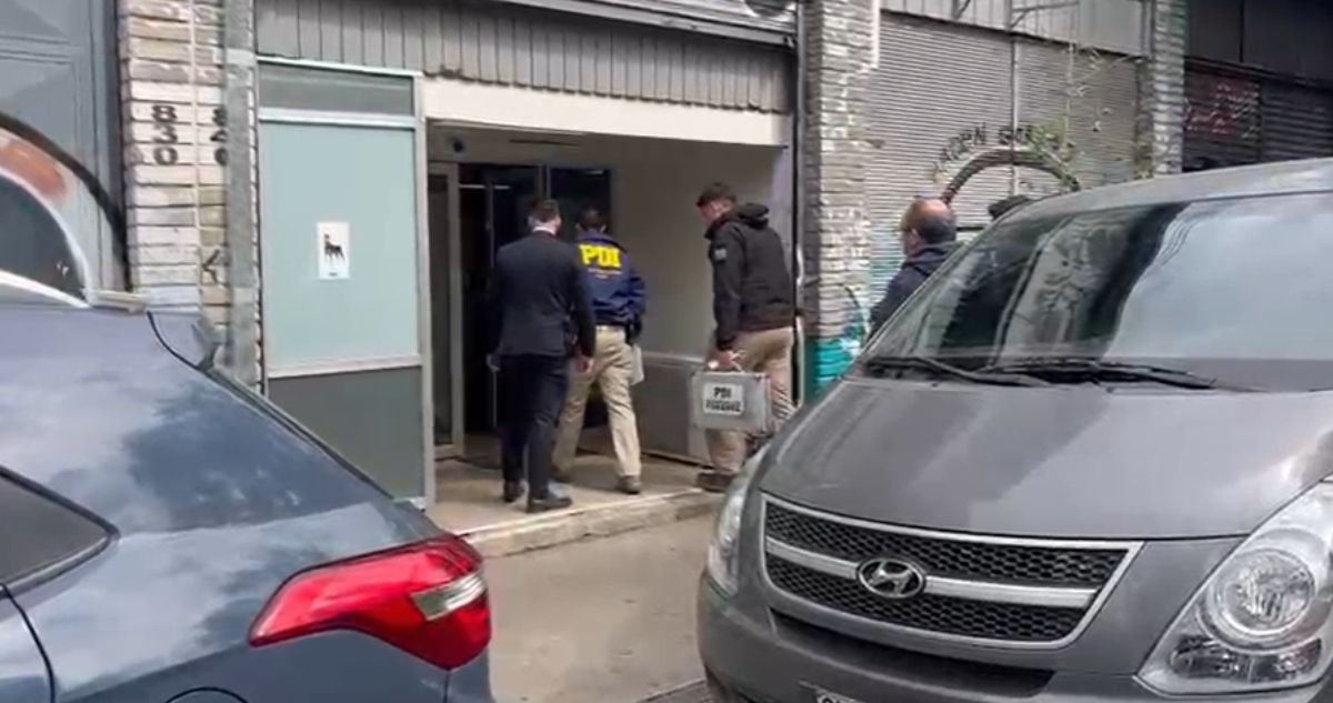 Detienen a sujeto presuntamente implicado en millonario robo a bodega de la Corte de Santiago