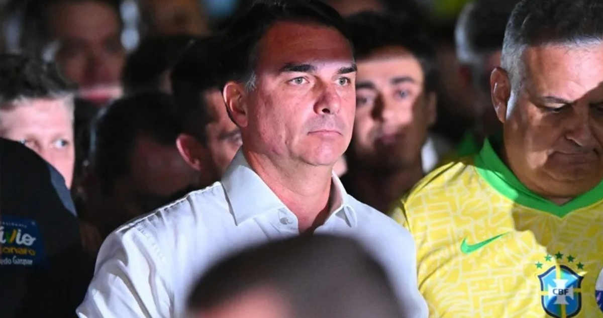 Las investigaciones que cercan a Flávio Bolsonaro, fugado a EEUU con supuesto apoyo de Trump y Milei