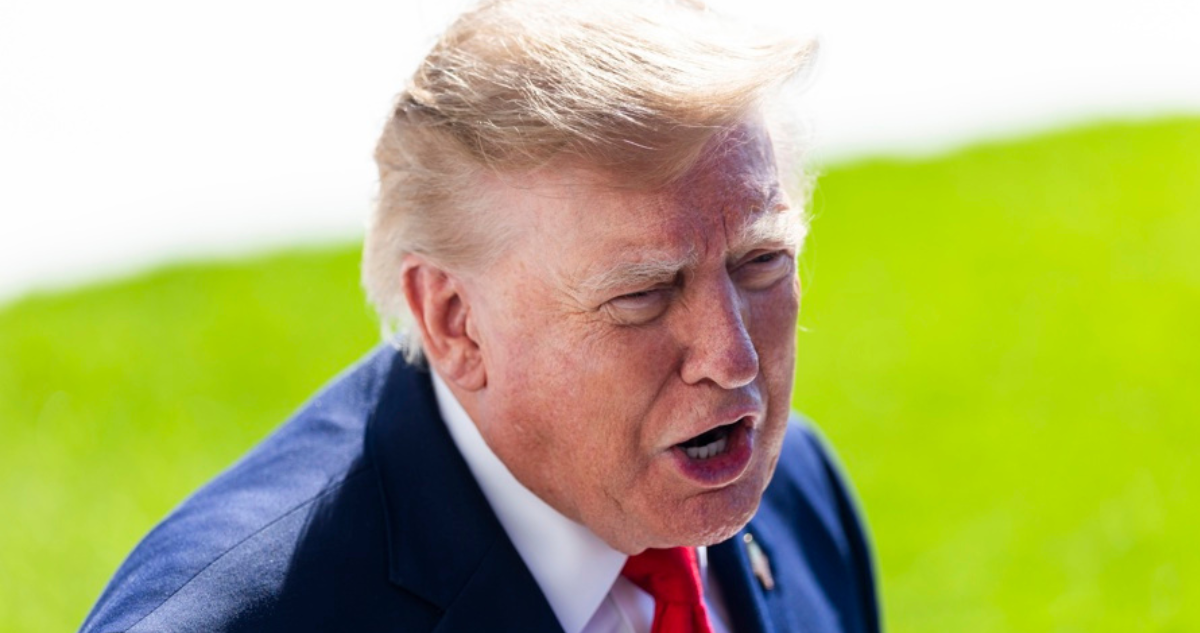 “Eres una horrible reporterilla”: Trump vuelve a insultar a periodista y hace gesto para callarla