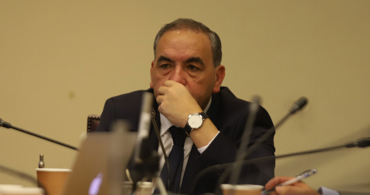 Fidel Espinoza se desmarca del PS por reforma de seguridad y critica declaraciones “destempladas”