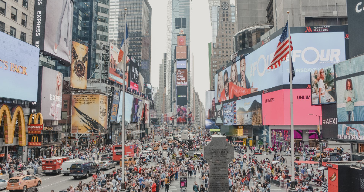 Estados Unidos crea menos trabajos de los esperados en septiembre y desempleo sube al 4,2%