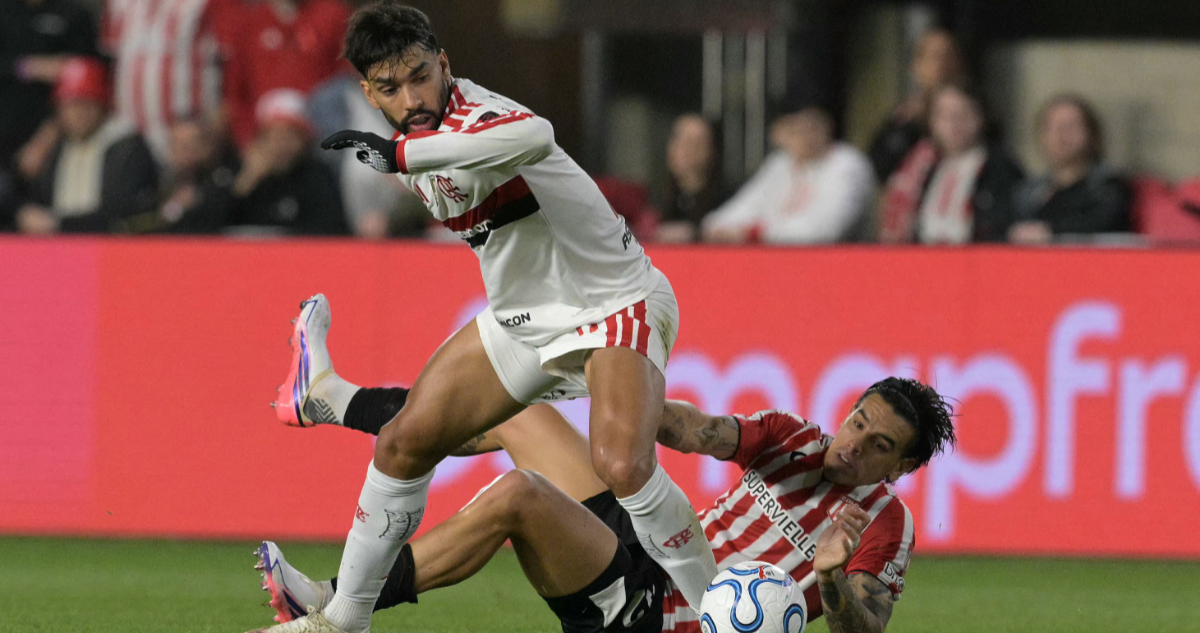 Estudiantes de La Plata y Flamengo empataron 0-0 en el duelo de ida por las semifinales de Copa Libertadores. El volante chileno Erick Pulgar jugó todo el partido en el duelo disputado en Argentina.