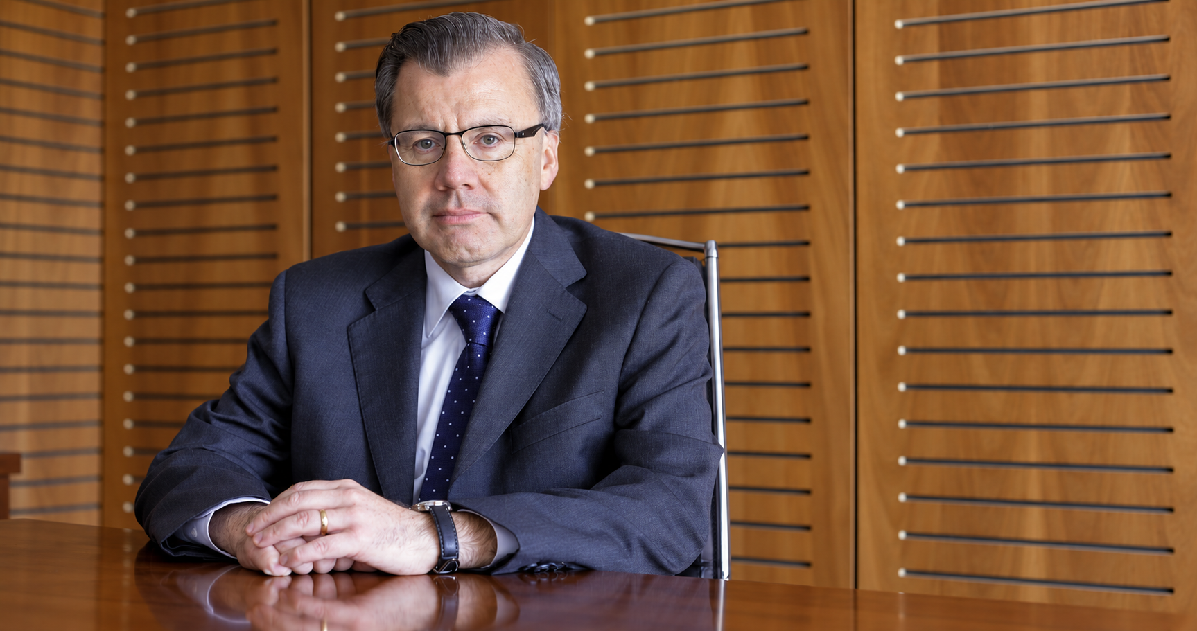 Exsuperintendente Osvaldo Macías ofrece colaborar con la justicia por pérdidas de AFP y rebate versión del Gobierno