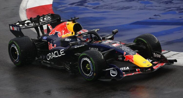 https://media.biobiochile.cl/wp-content/uploads/2026/10/formula-1-max-verstappen-celebra-su-gran-fin-de-semana-en-gp-singapur-750x400.jpg