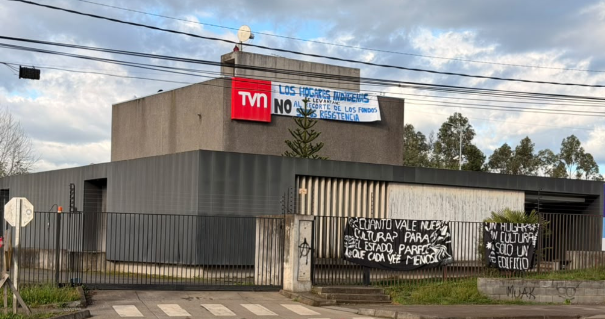 Estudiantes mapuches se toman edificios de la Junaeb y TVN en La Araucanía