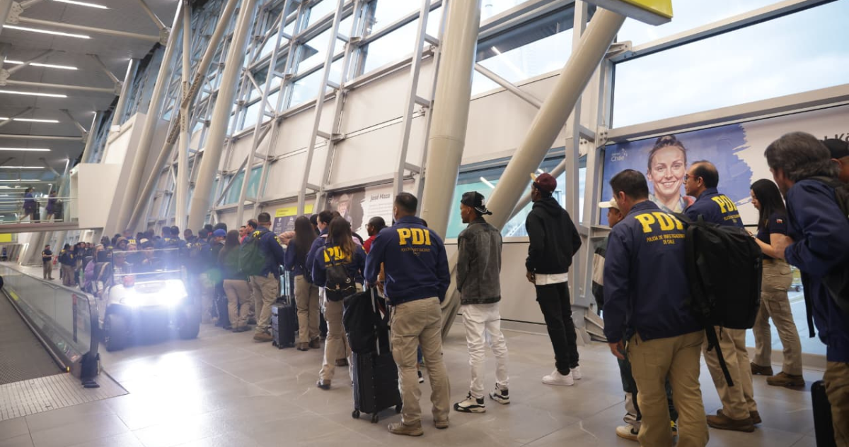 Gobierno concreta nuevo vuelo de expulsión de migrantes irregulares: 75 personas salieron del país
