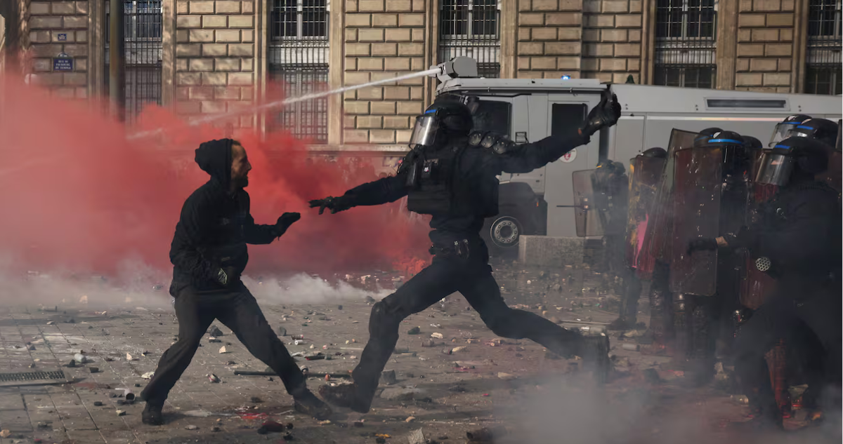 Violentas protestas sacuden Francia: qué reclaman y cuánto se parece al estallido social chileno