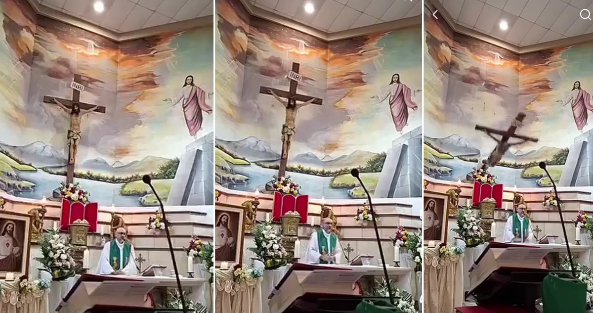 Sacerdote muere aplastado por una cruz durante una misa trasmitida en vivo en Ecuador